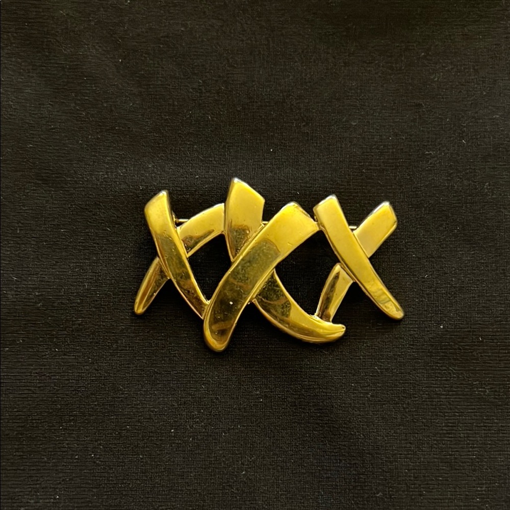 Elegant Gold-Tone Brooch